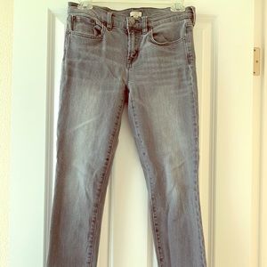 Gray wash boyfriend skinny jean